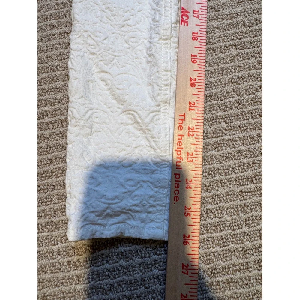 7 For All Mankind‎ White Embossed Skinny Jeans Women's Size 23 Textured Stretch